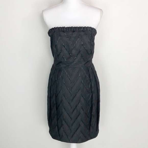 Alice + Olivia Dresses & Skirts - Alice + Olivia Black Strapless Cocktail Dress